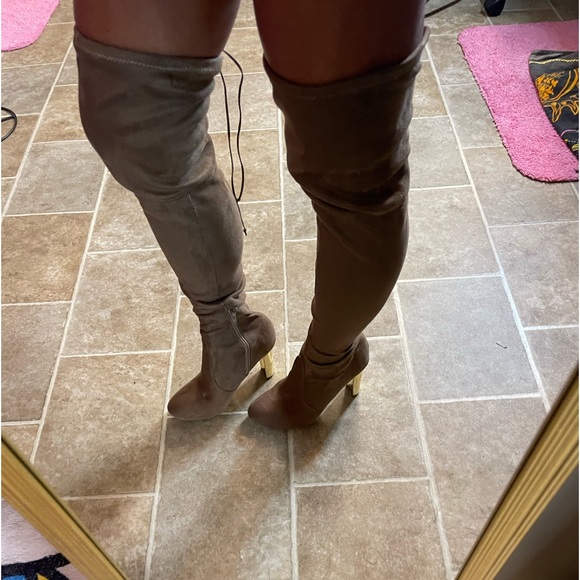 Thigh high tan suede like boots - Picture 3 of 6